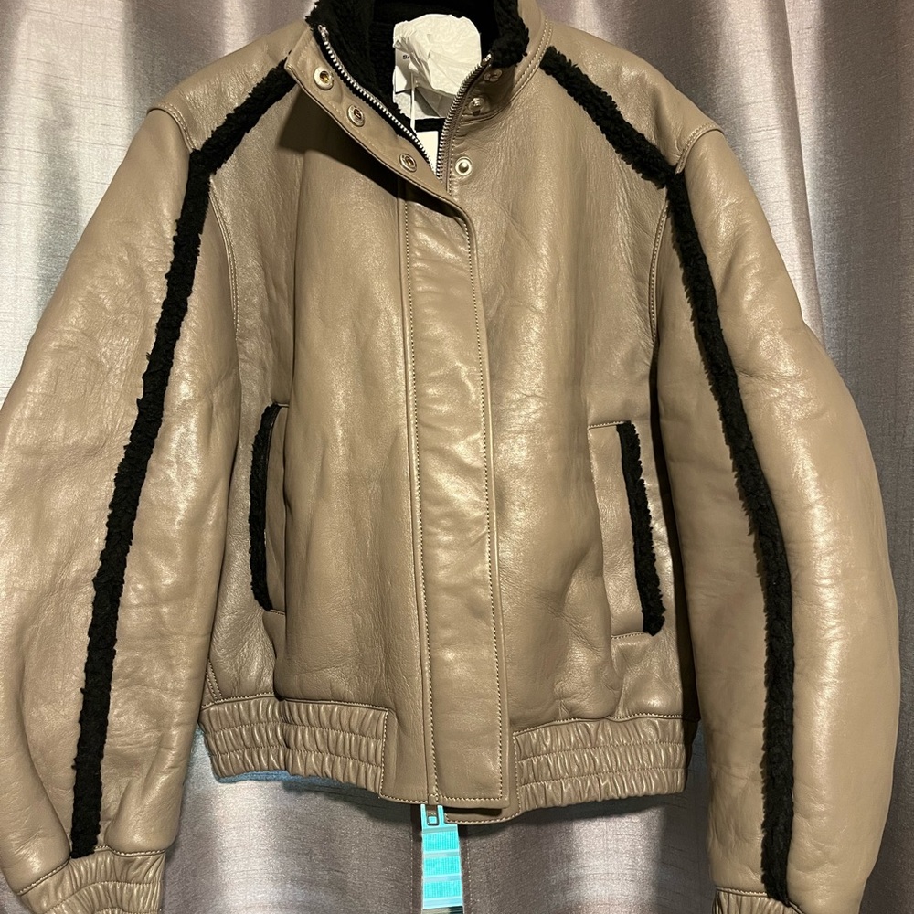 SAMSOE NWT Beige Lamb Leather Bomber Jacket with Black Accents
